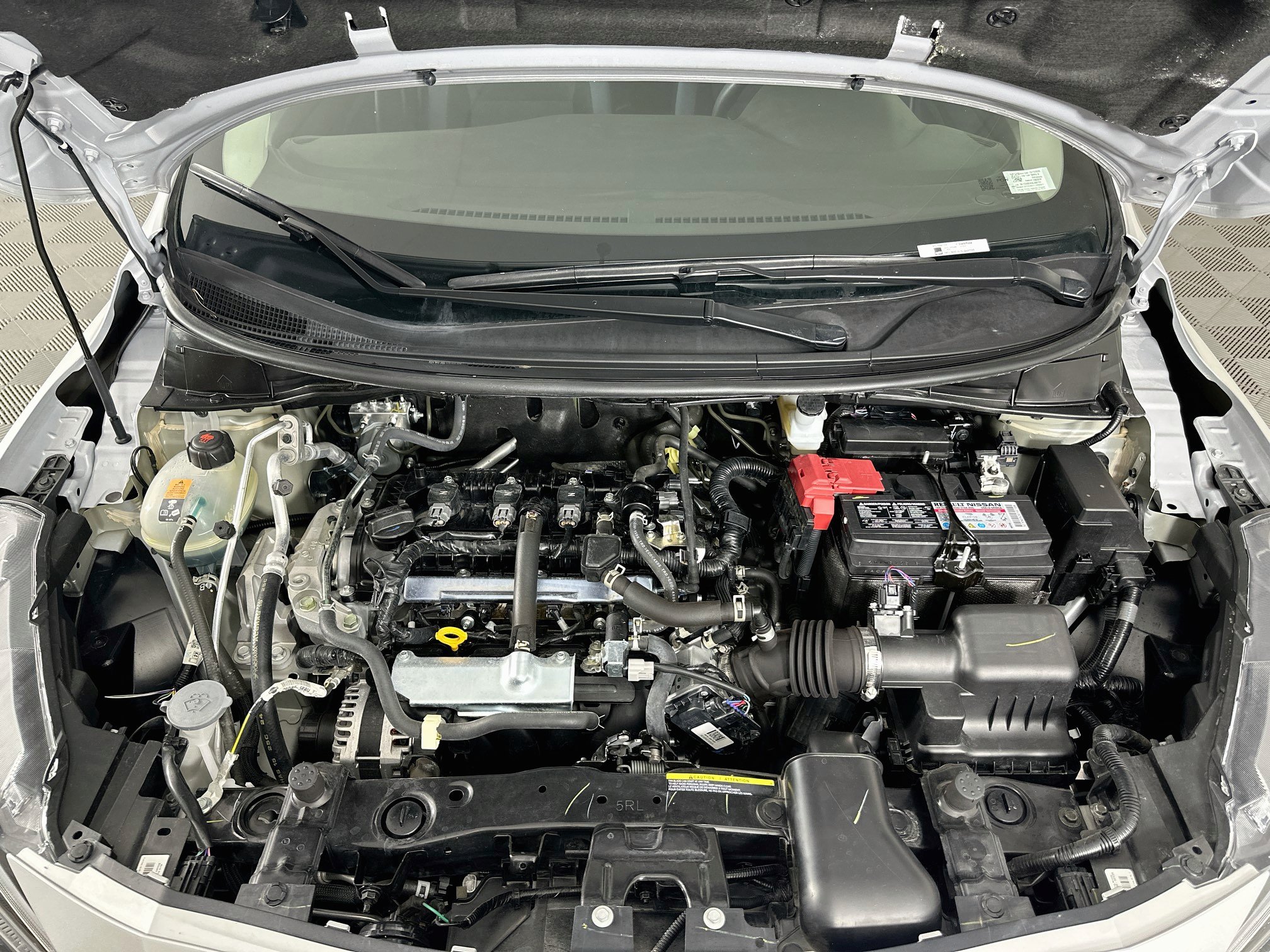 Used 2025 Nissan Versa SV FWD image 31