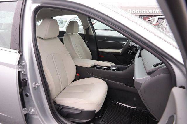 Used 2025 Hyundai Sonata SEL FWD image 27