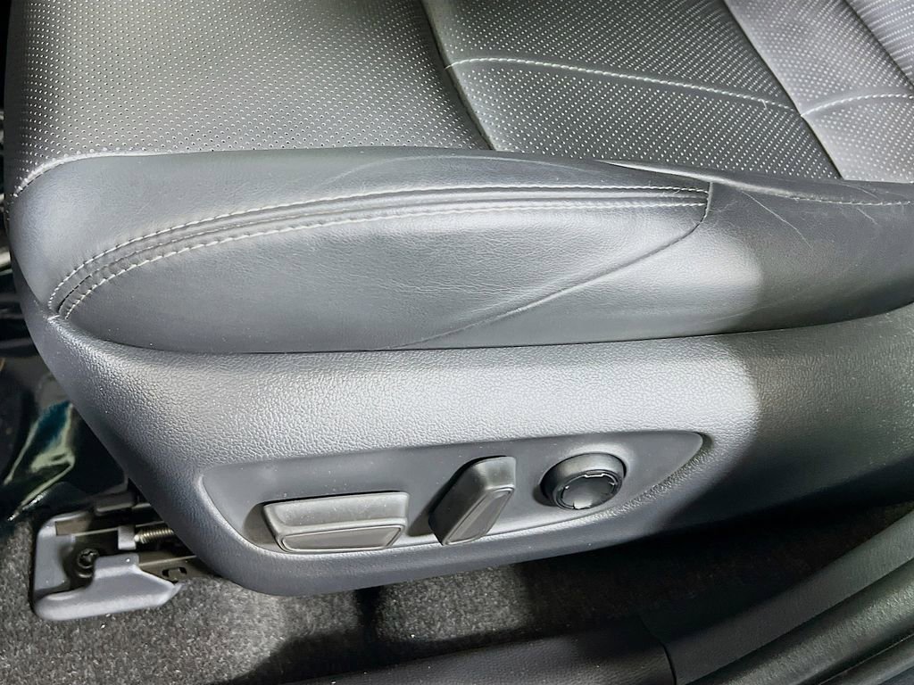 Certified 2024 Toyota Venza Limited image 18