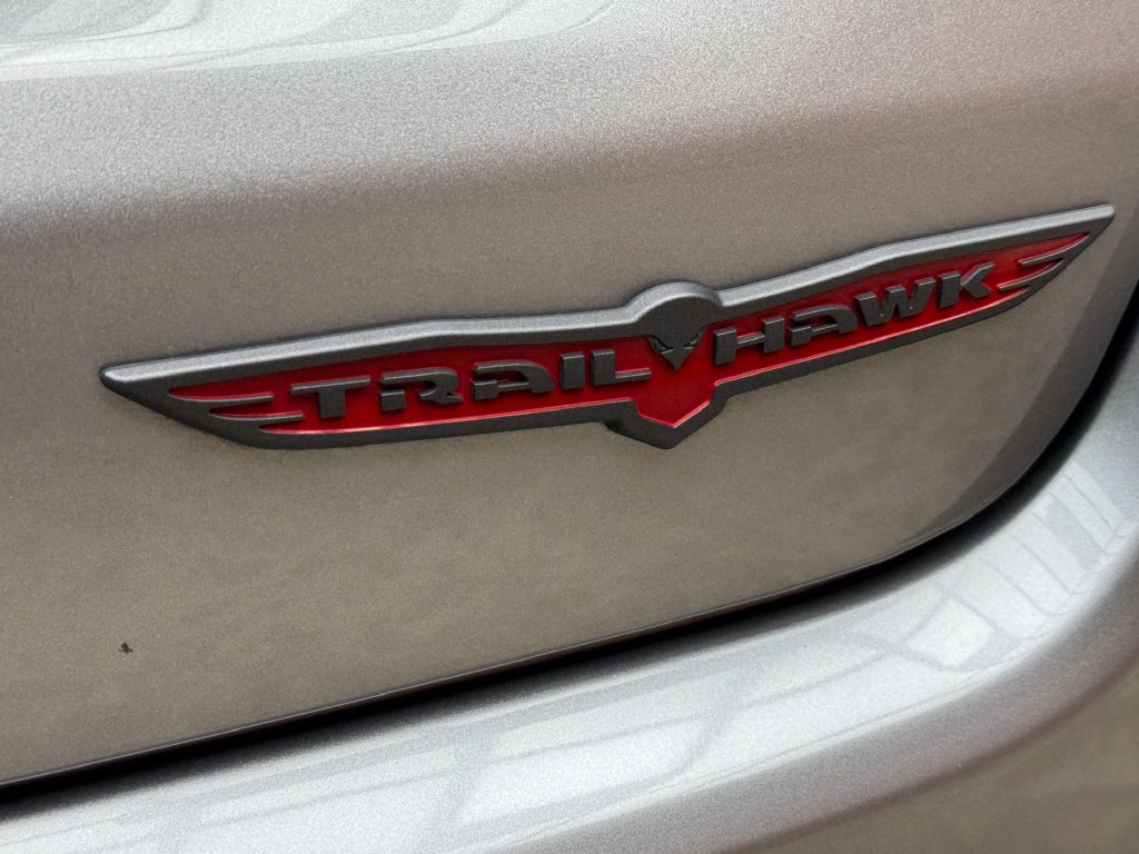 Used 2022 Jeep Compass Trailhawk AWD/4WD image 3