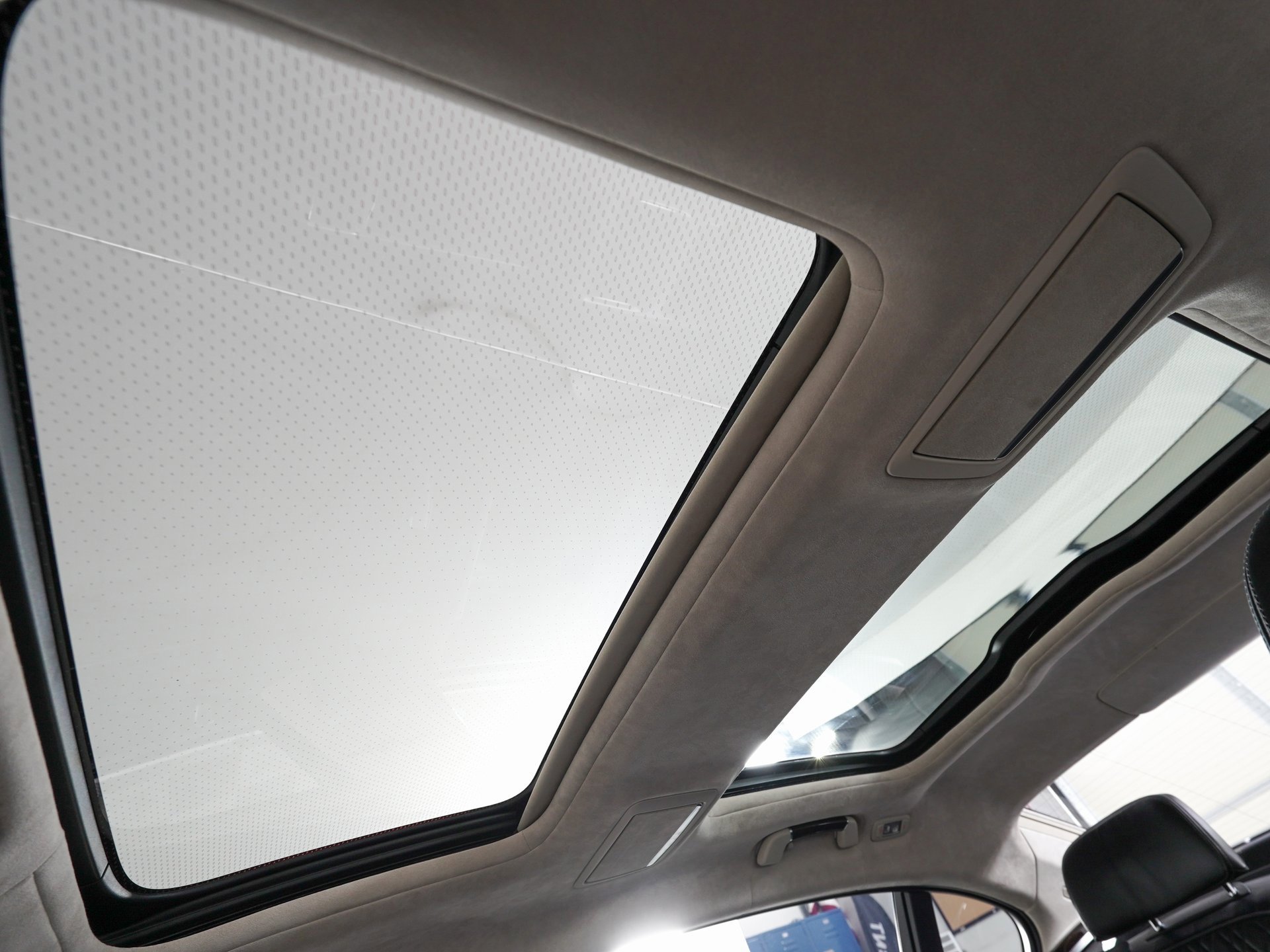 Used 2022 BMW 750i xDrive image 28