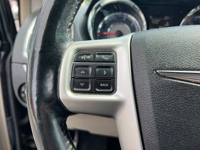 Used 2016 Chrysler Town & Country Touring FWD image 14