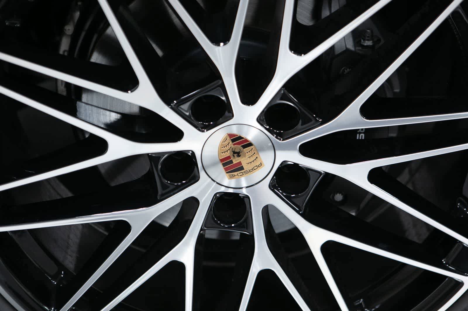 New 2026 Porsche Macan Electric RWD image 11