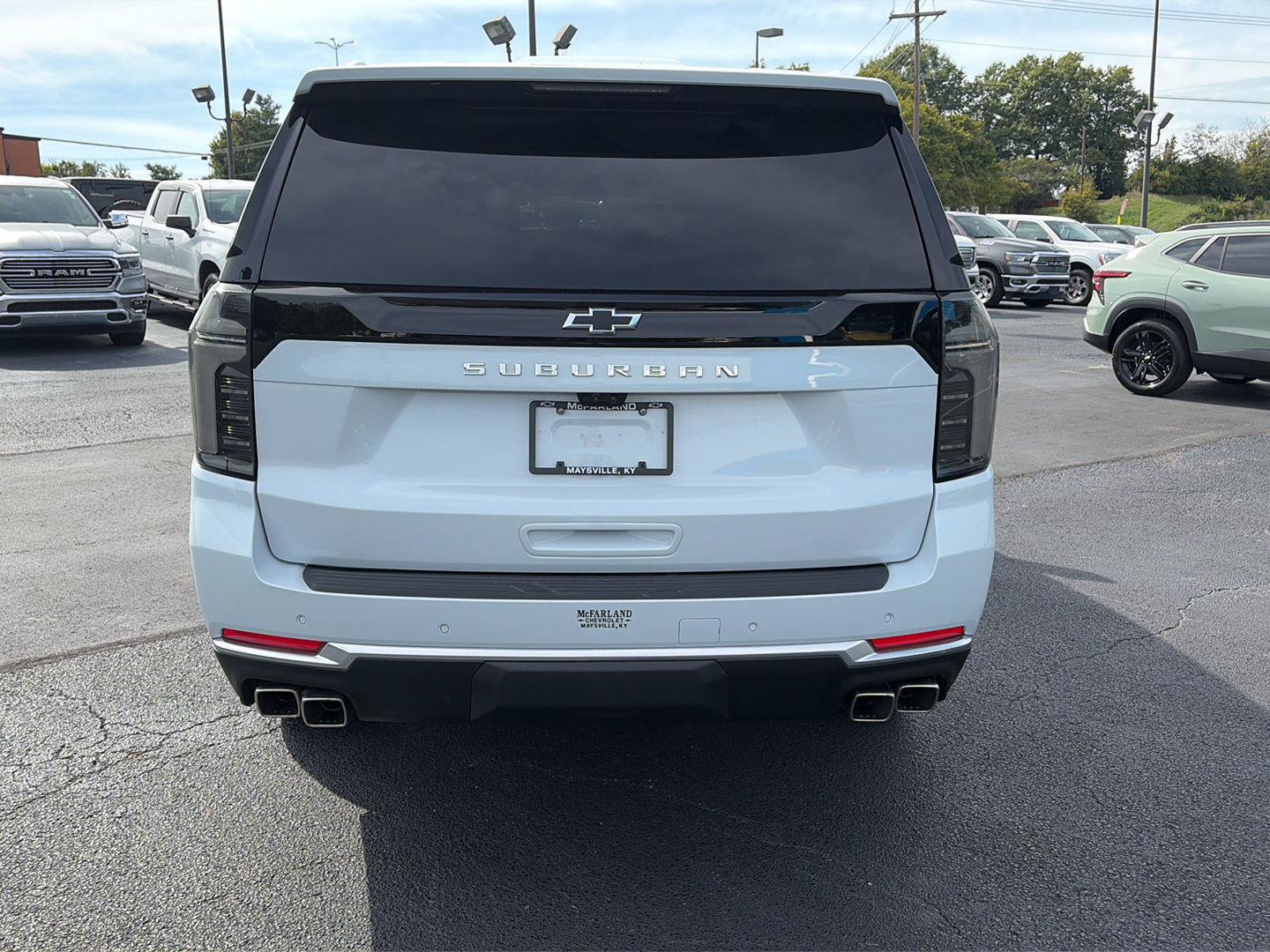 Used 2026 Chevrolet Suburban High Country AWD/4WD image 4