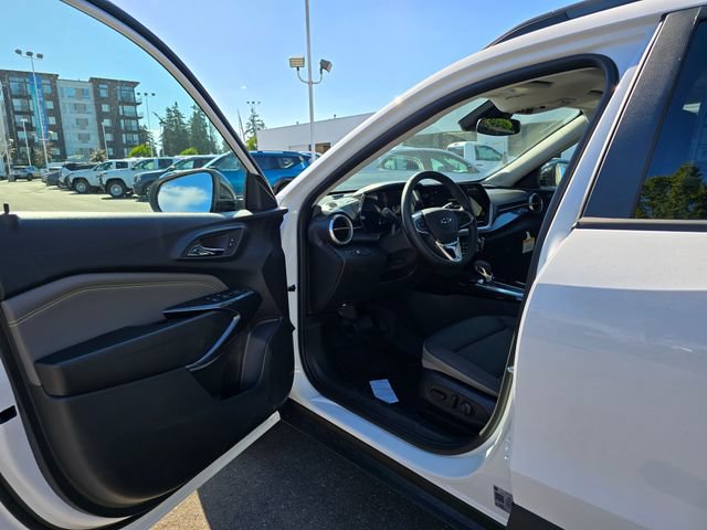 New 2026 Chevrolet Trax ACTIV w/ Sunroof Package FWD image 19