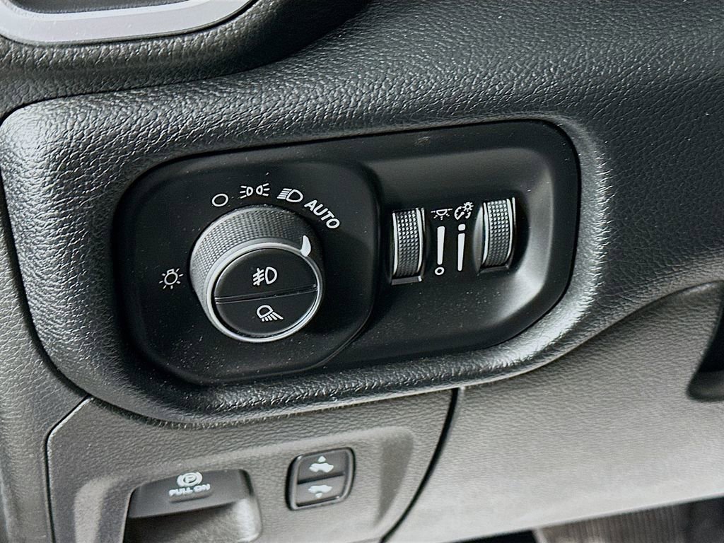 Certified 2019 RAM 1500 Big Horn image 16