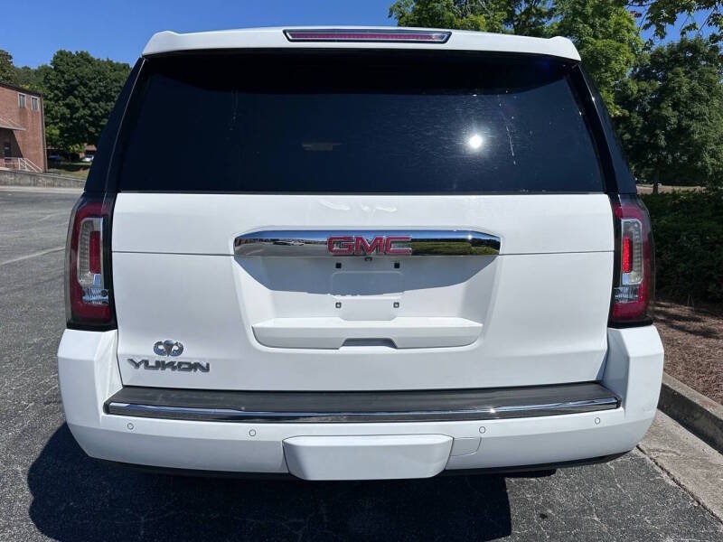Used 2015 GMC Yukon Denali w/ Touring Package AWD/4WD image 4