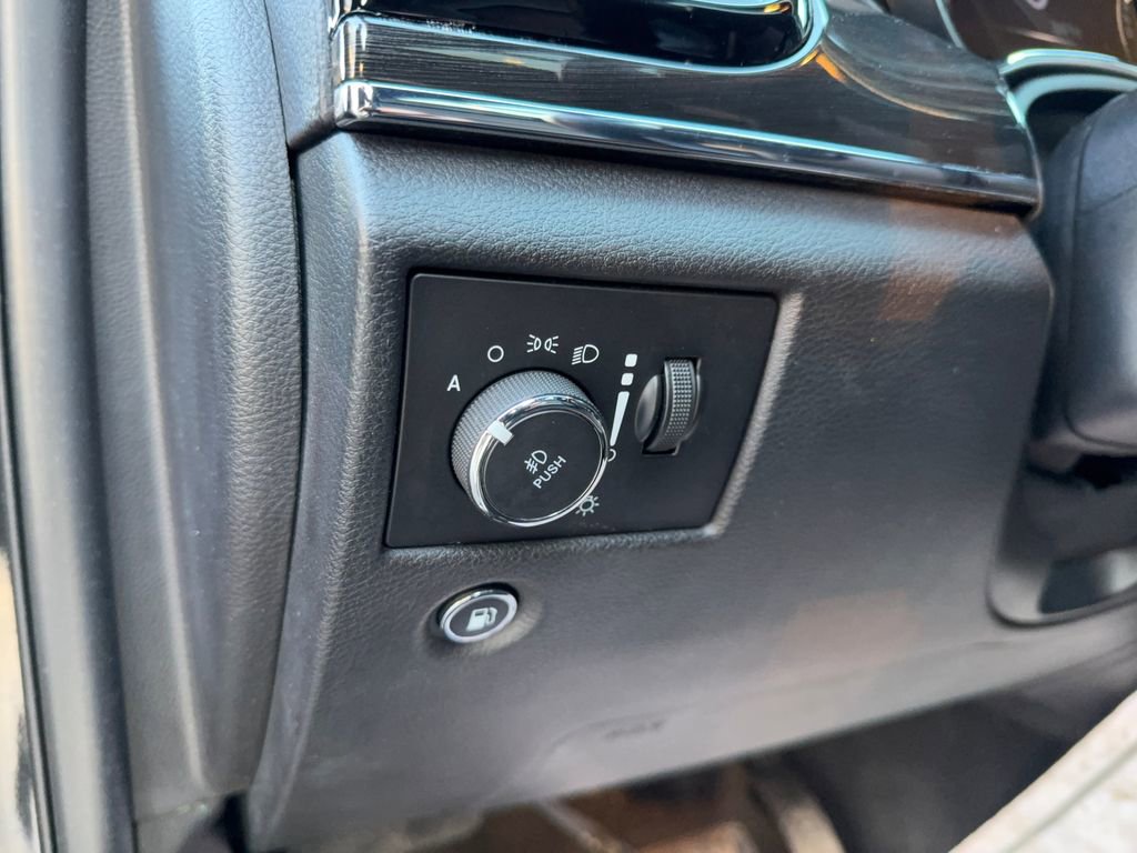 Used 2019 Jeep Grand Cherokee Trailhawk w/ Trailhawk Luxury Group image 15