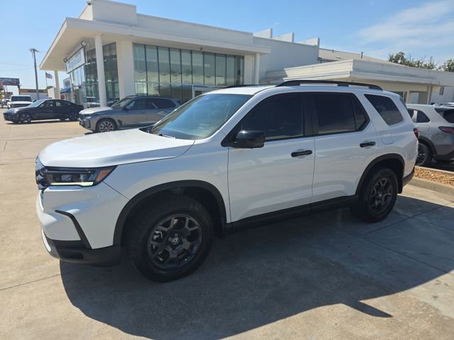 Used 2025 Honda Pilot TrailSport image 1