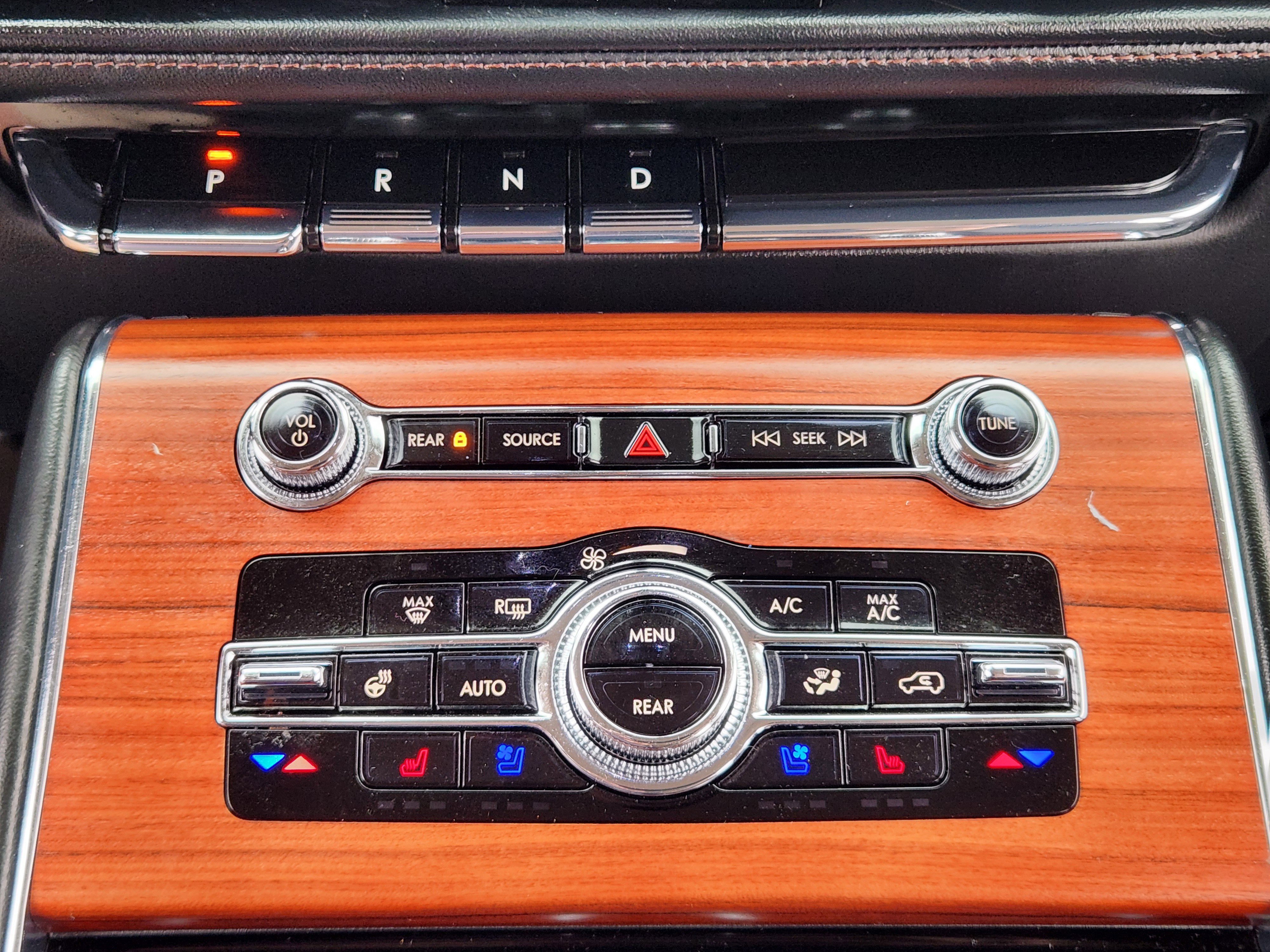 Used 2024 Lincoln Aviator Reserve w/ Equipment Group 201A image 19