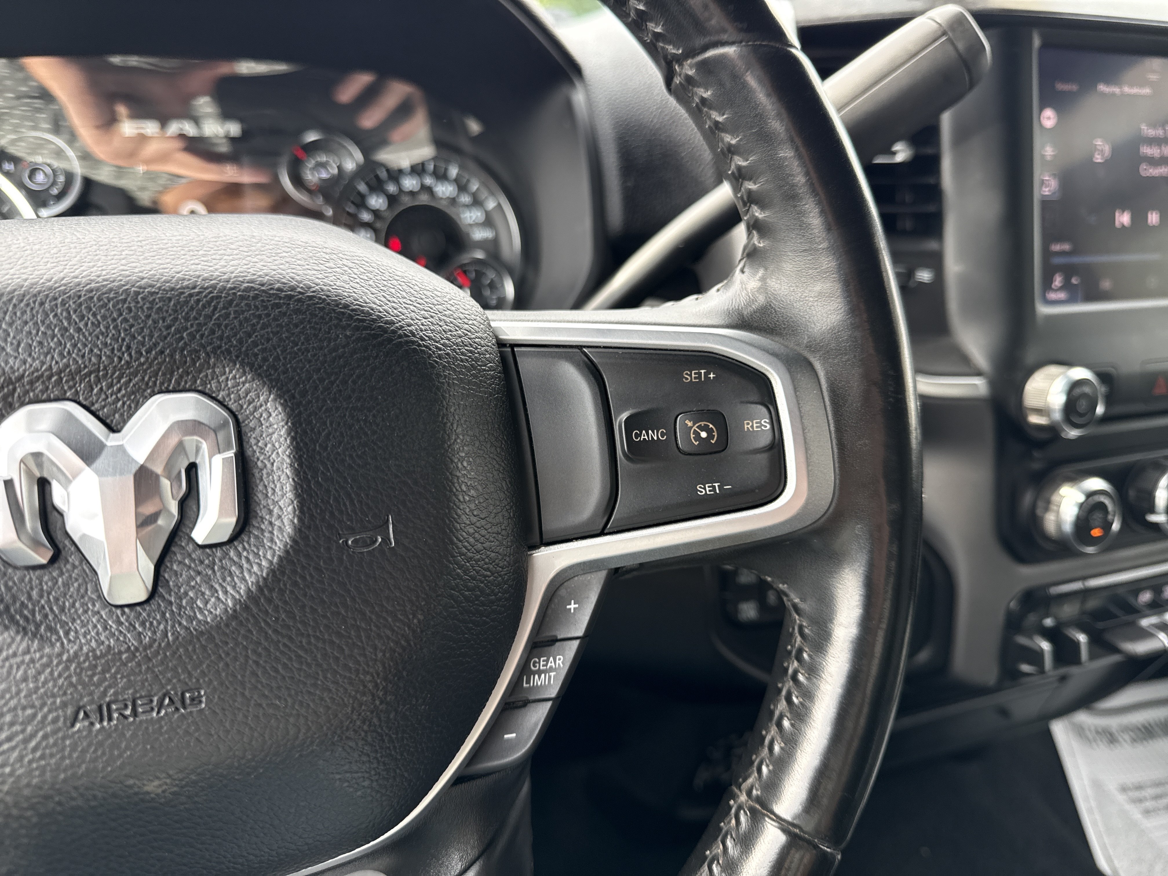 Used 2024 RAM 2500 Big Horn AWD/4WD image 32