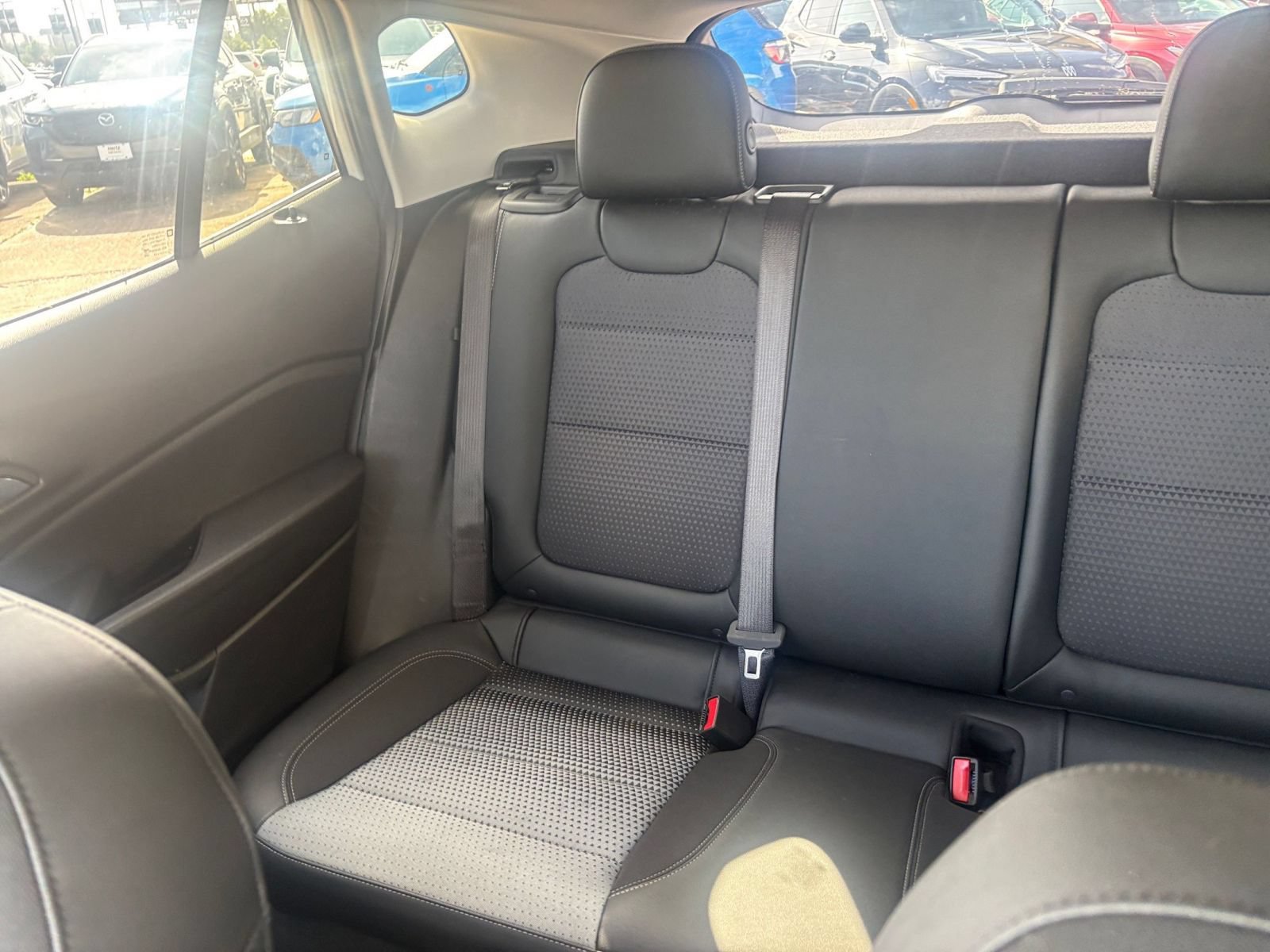 Used 2025 Chevrolet Trax LT FWD image 38