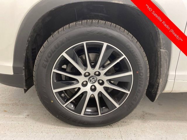 Used 2018 Toyota Highlander SE image 9