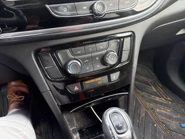 Used 2020 Buick Encore Preferred image 42