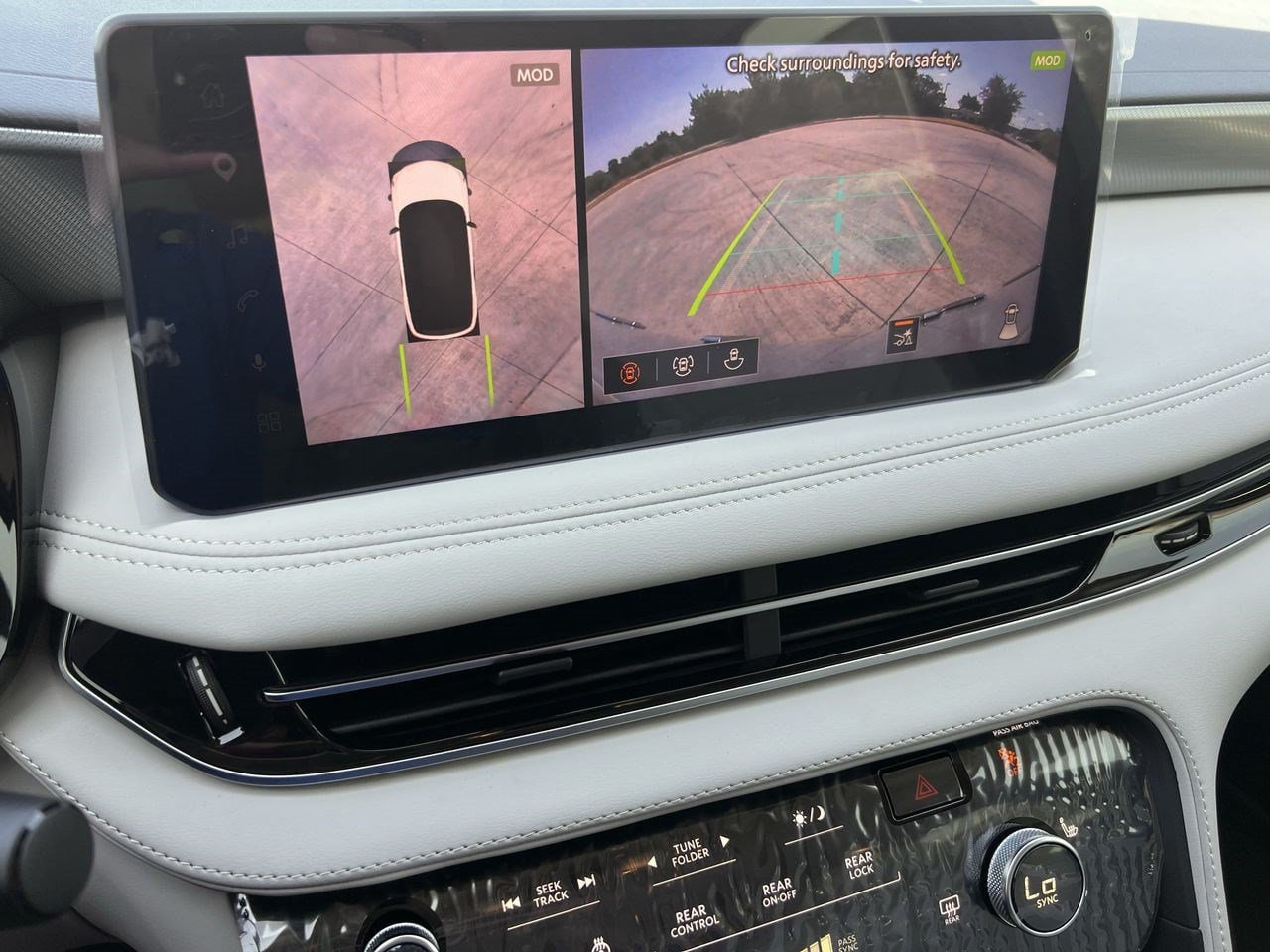 New 2027 INFINITI QX60 Luxe FWD image 16