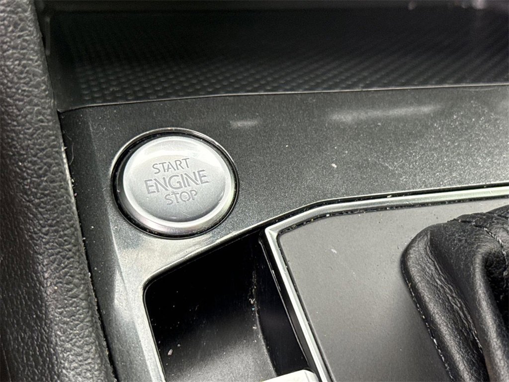 Used 2019 Volkswagen Tiguan SEL image 16