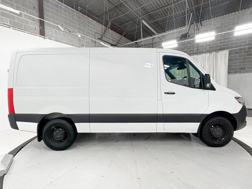 Used 2023 Mercedes-Benz Sprinter 1500 image 30