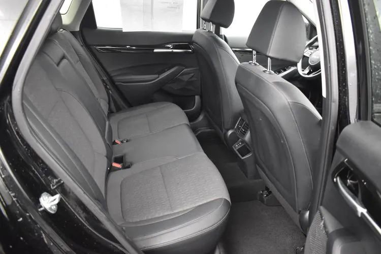 Used 2025 Kia Seltos S FWD image 17