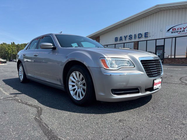 Used 2014 Chrysler 300 RWD image 2