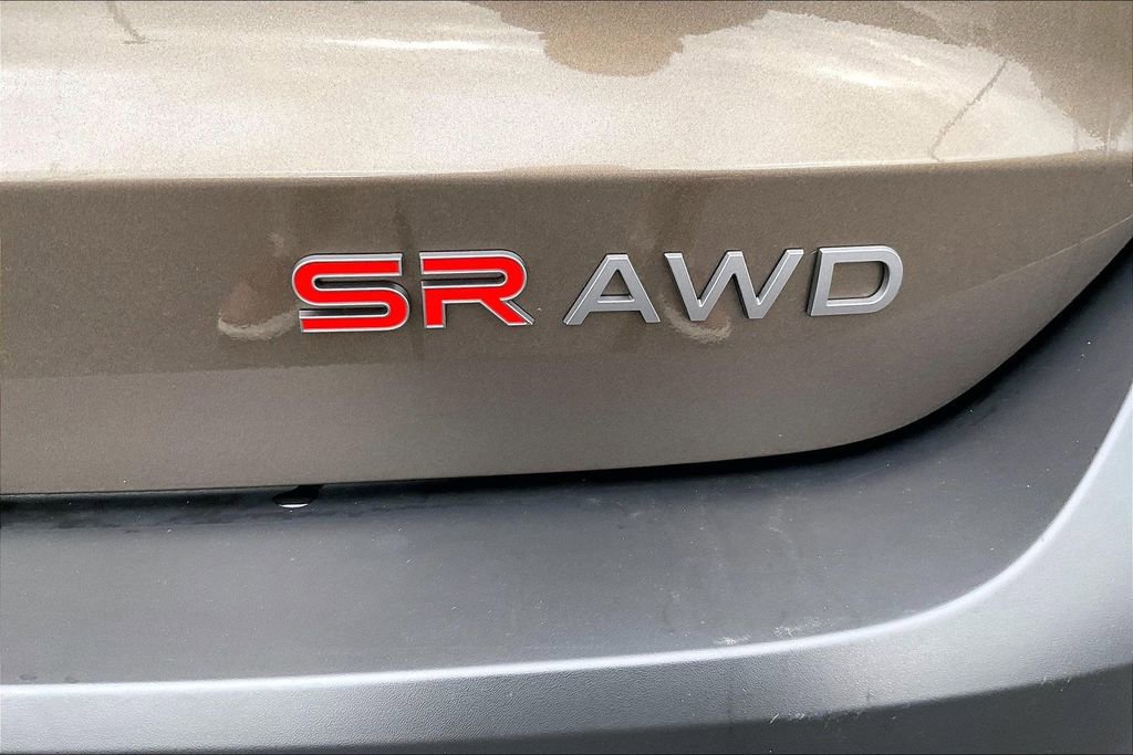 Used 2025 Nissan Kicks SR image 8