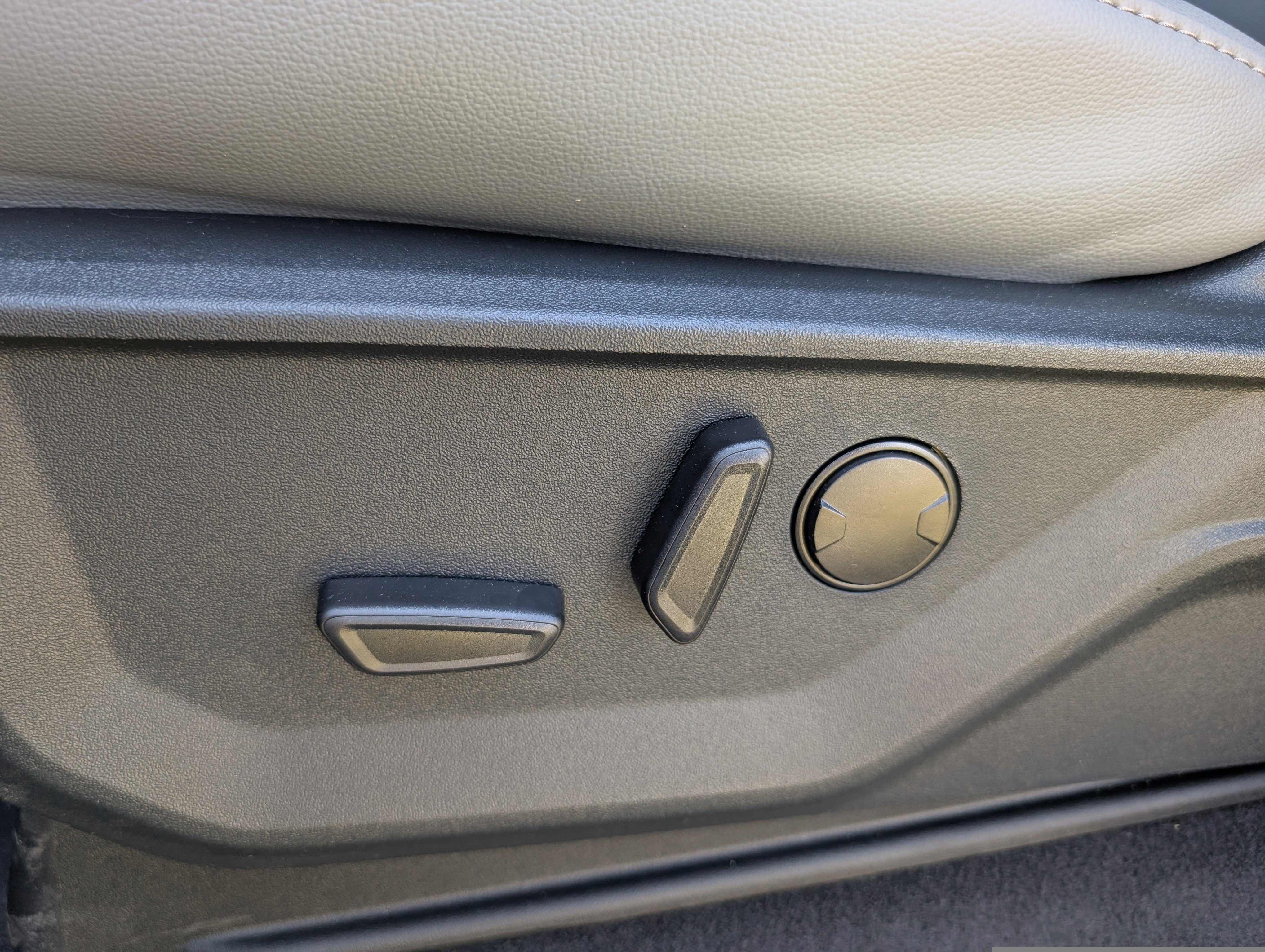 New 2025 Ford F150 Lightning Flash image 25