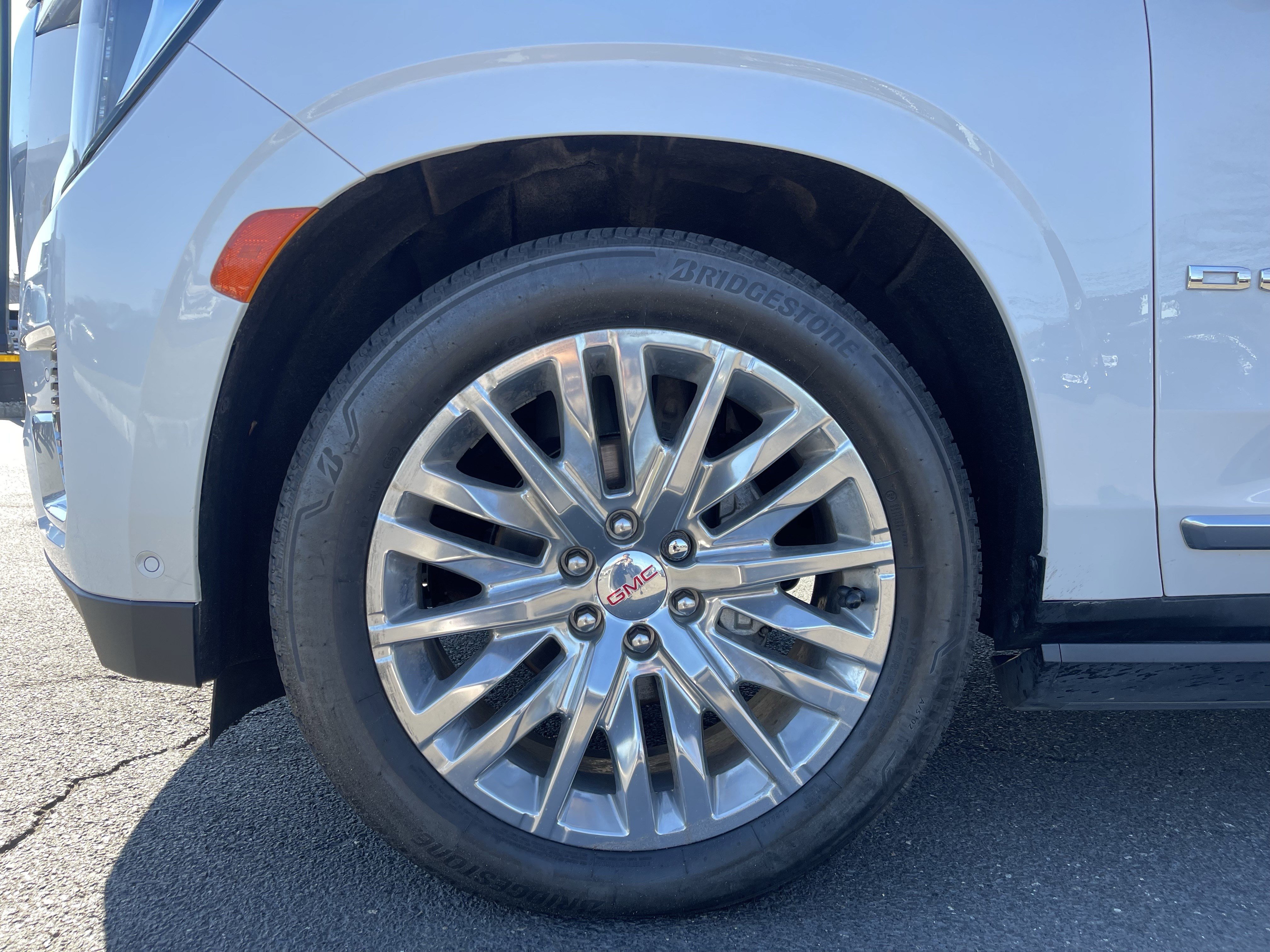 Used 2023 GMC Yukon XL Denali w/ Denali Reserve Package image 7