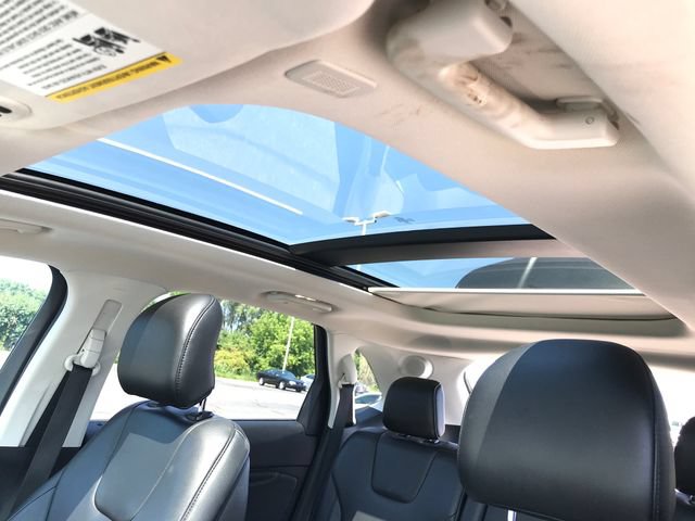 Used 2019 Ford Edge Titanium w/ Cold Weather Package AWD/4WD image 16