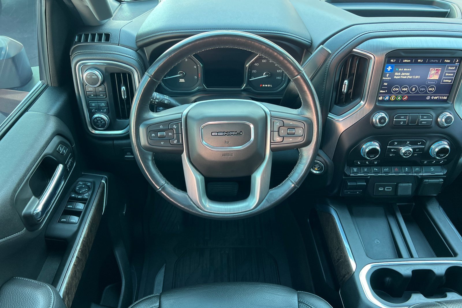 Used 2020 GMC Sierra 3500 Denali w/ Denali Ultimate Package image 18