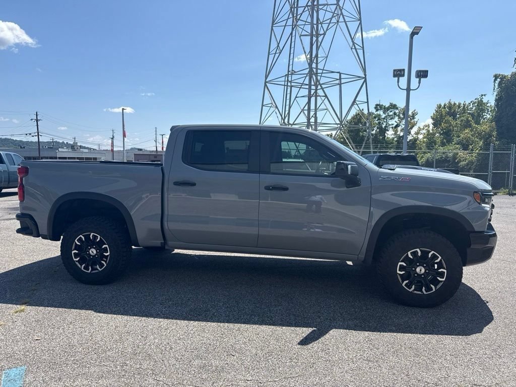 Used 2024 Chevrolet Silverado 1500 ZR2 w/ Technology Package AWD/4WD image 4