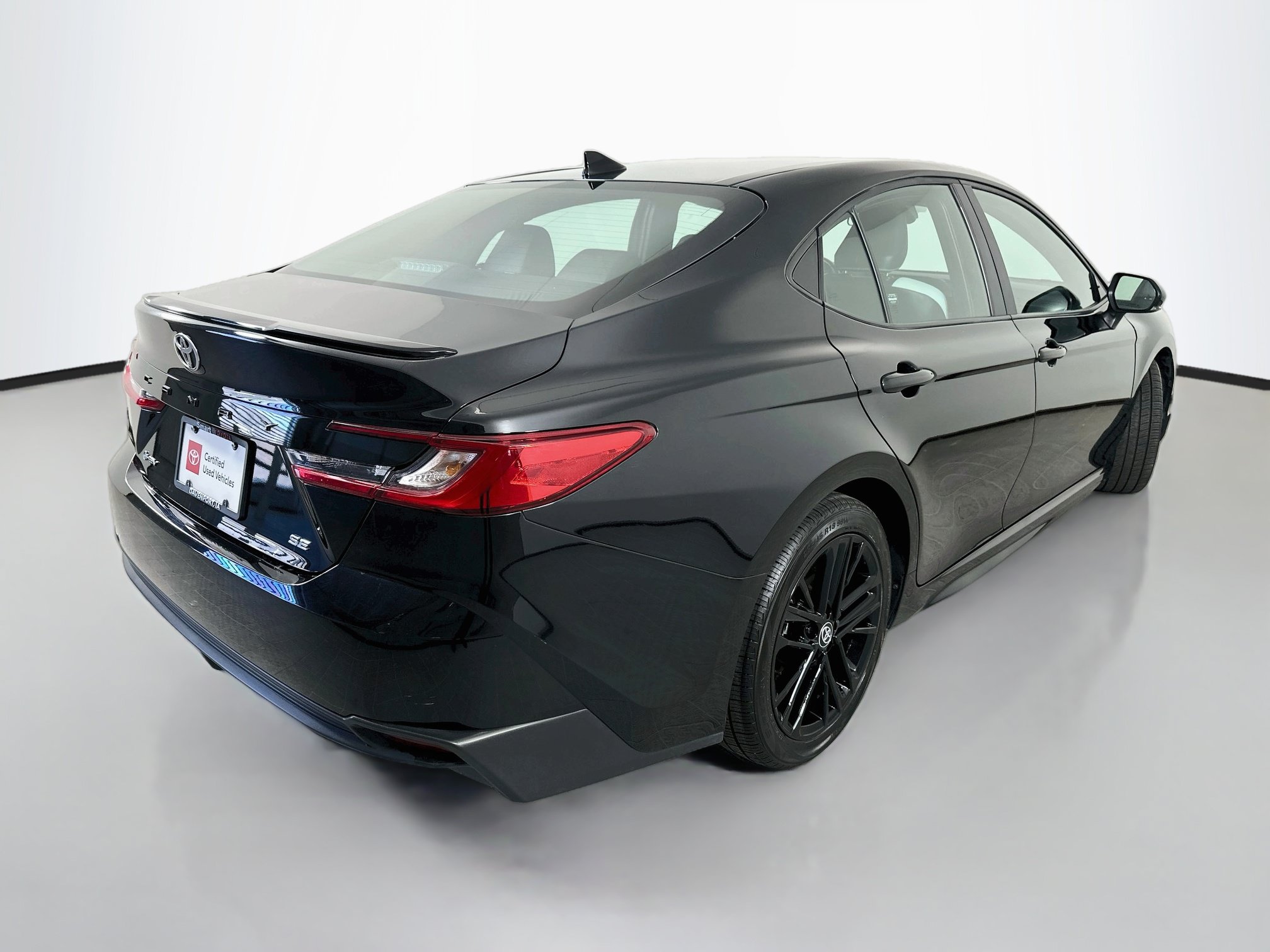 Certified 2025 Toyota Camry SE FWD image 7