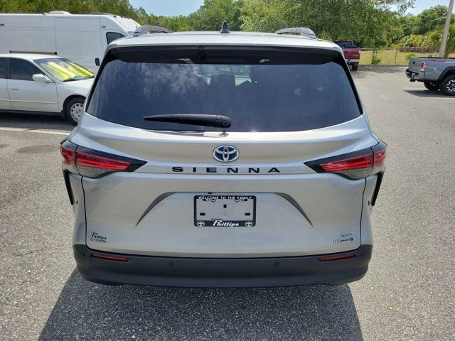 Used 2022 Toyota Sienna XLE FWD image 11