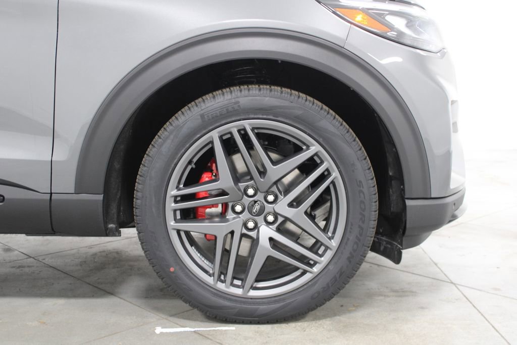 New 2026 Ford Explorer ST-Line w/ ST-Line Street Pack image 12