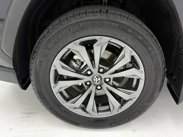 Used 2025 Toyota RAV4 XLE Premium AWD/4WD image 7