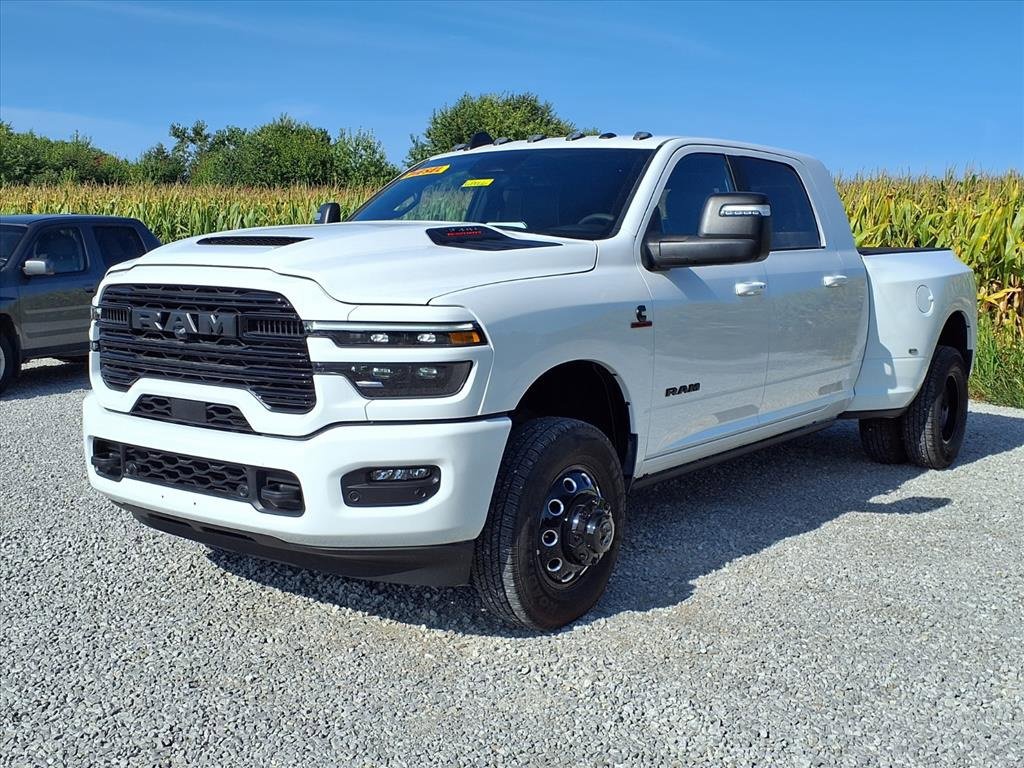 Used 2025 RAM 3500 Laramie image 28