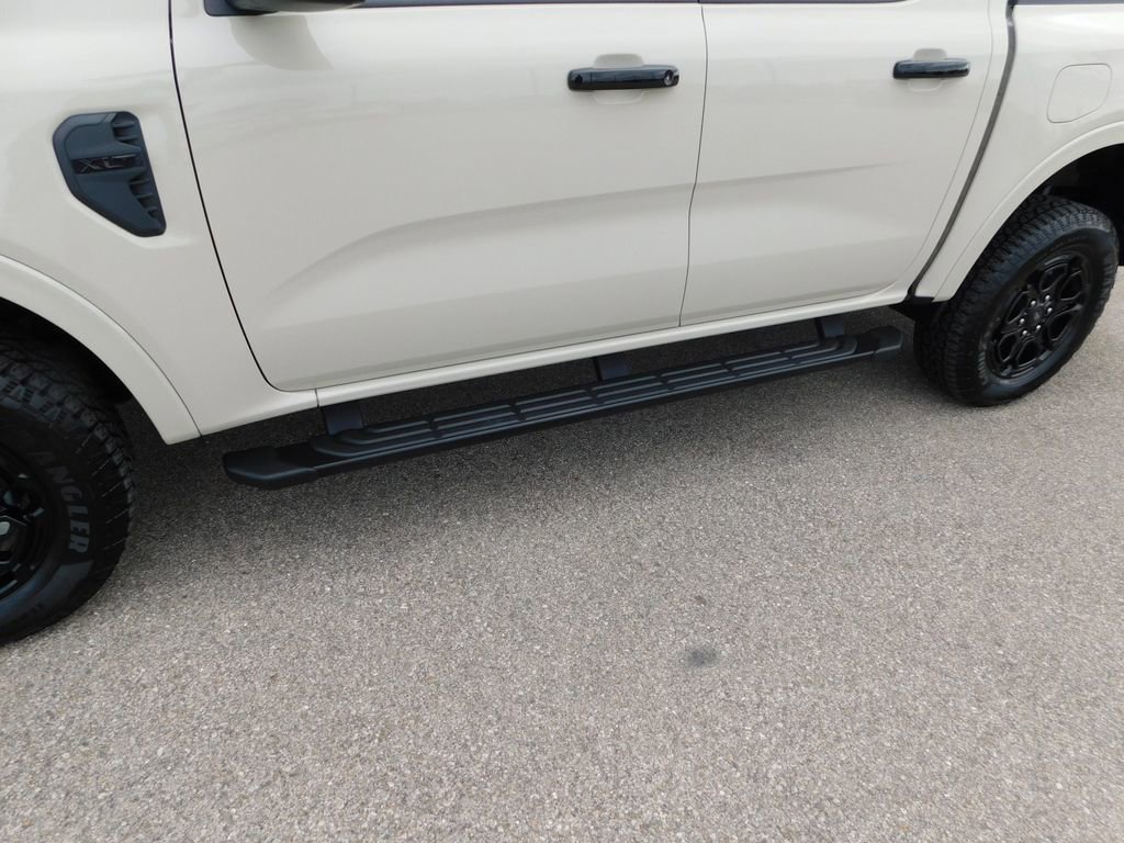 Used 2025 Ford Ranger XLT w/ FX4 Off-Road Package image 16