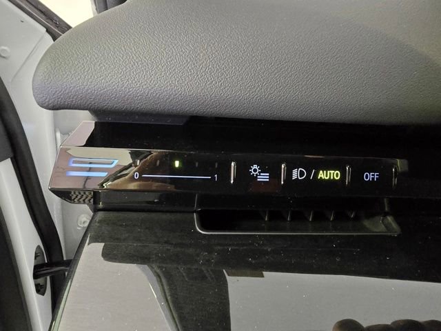 New 2025 BMW 530i xDrive w/ Premium Package image 25