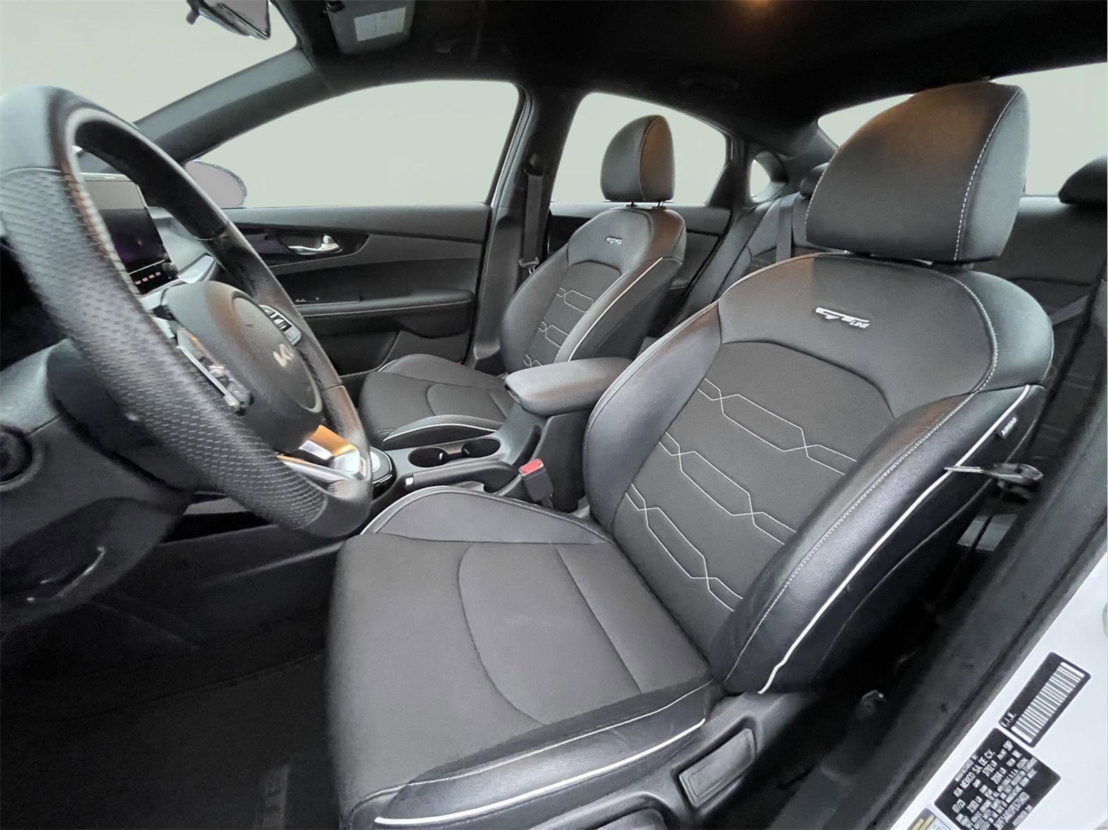 Used 2023 Kia Forte GT-Line image 13