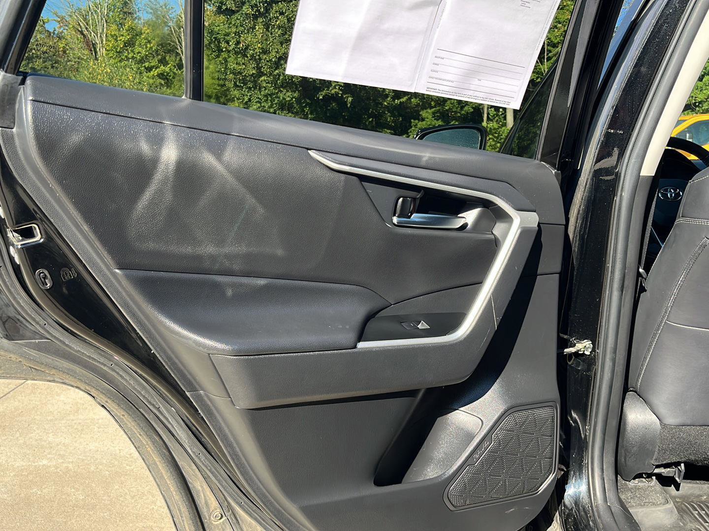 Used 2022 Toyota RAV4 XLE Premium image 24