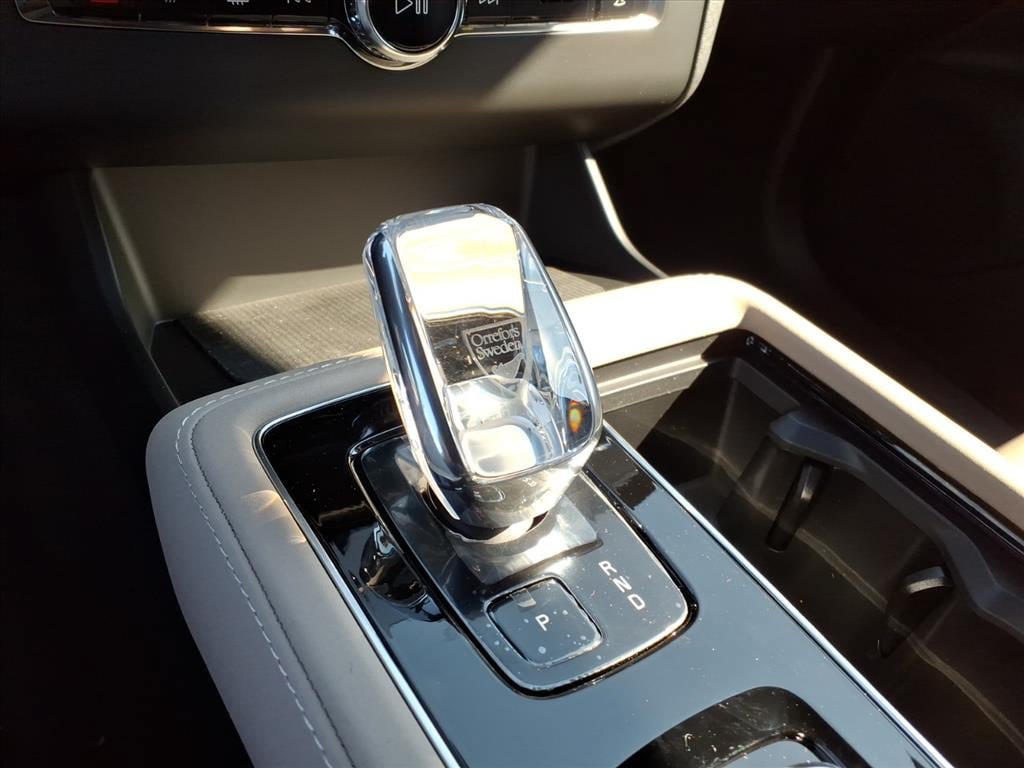 New 2026 Volvo XC90 B6 Plus w/ Protection Package Premier AWD/4WD image 21