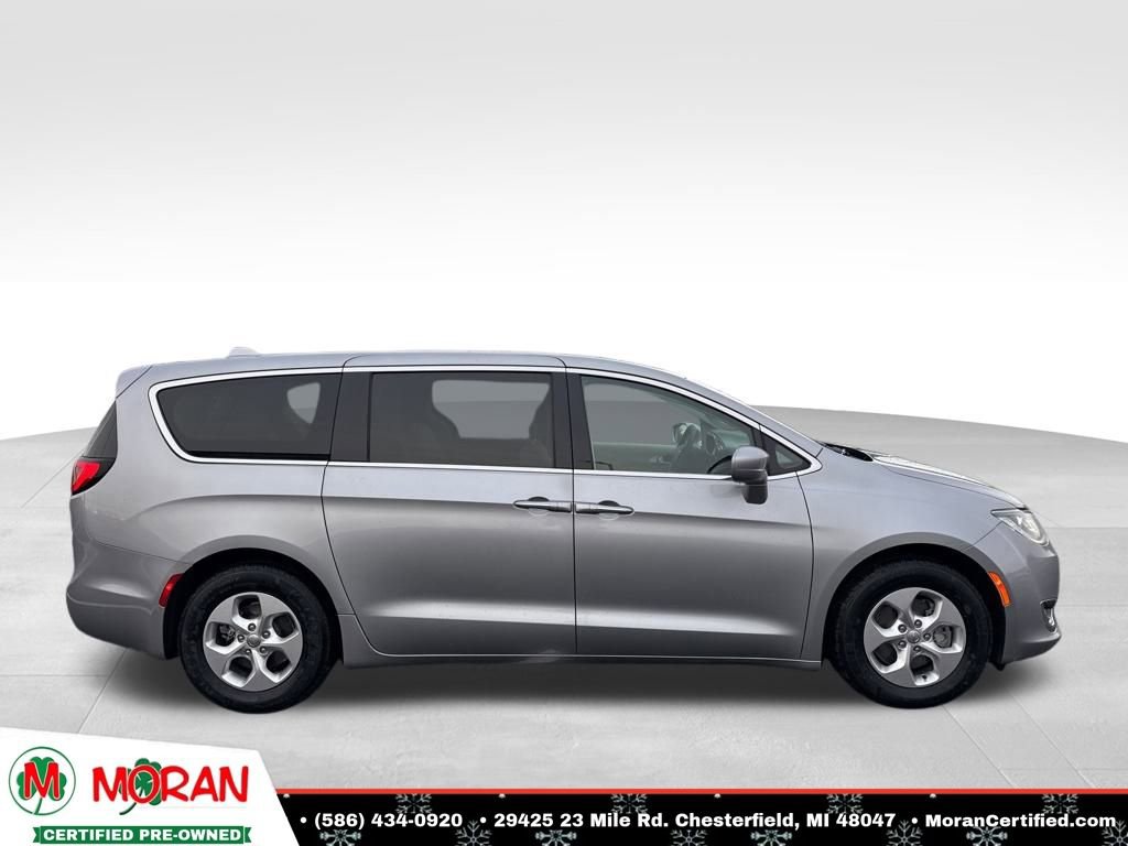 Used 2017 Chrysler Pacifica Touring Plus image 6
