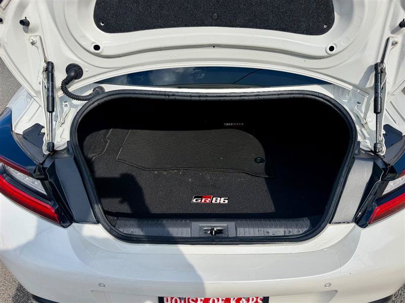 Used 2024 Toyota GR86 RWD image 6