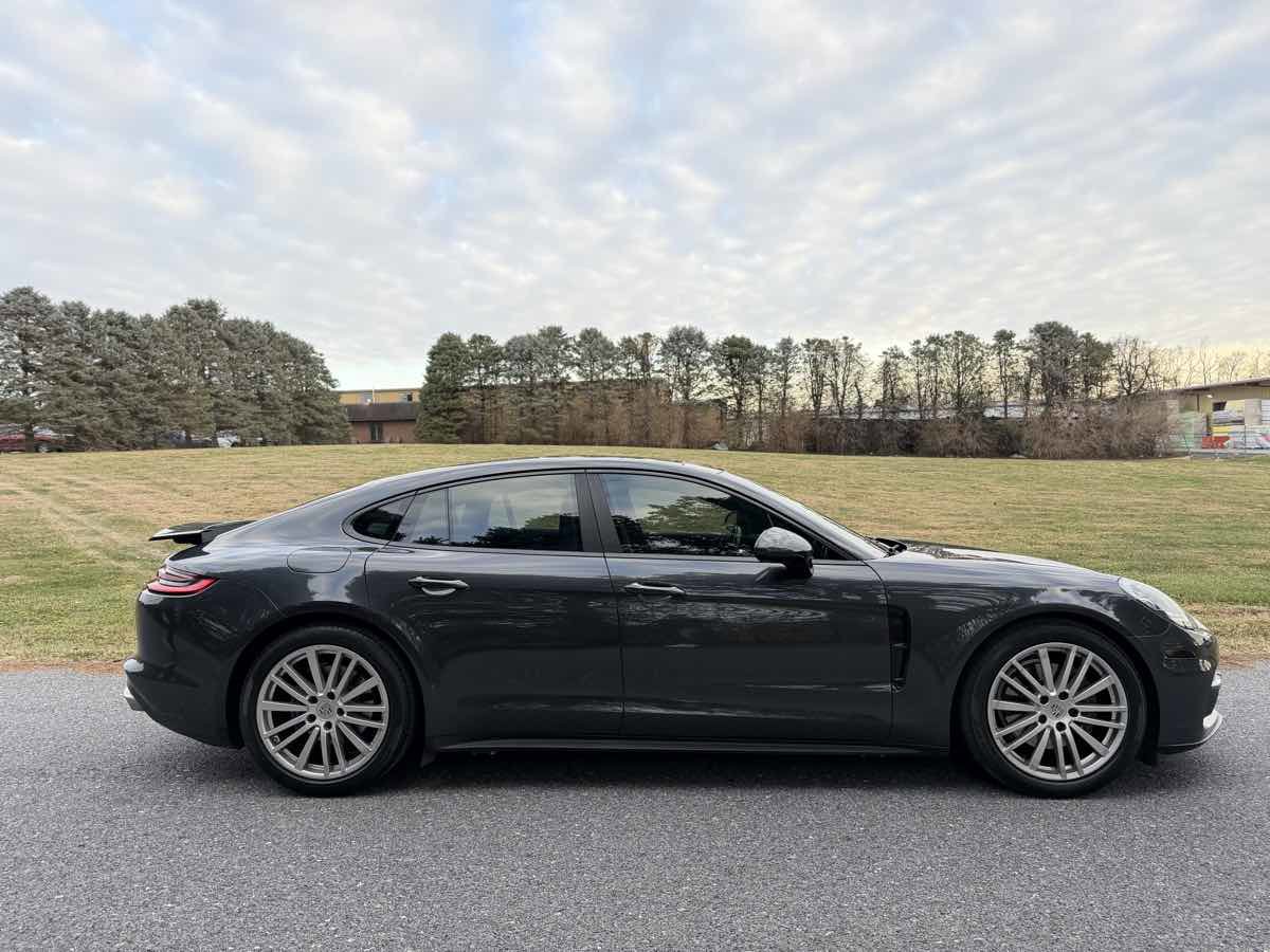 Used 2018 Porsche Panamera 4 image 8