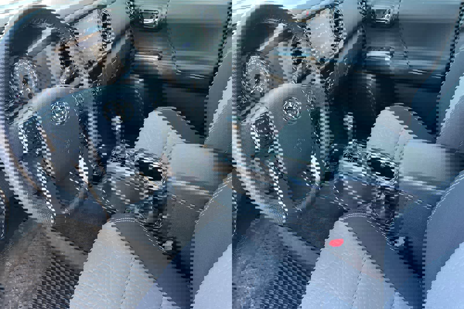 Used 2020 Toyota Tacoma TRD Off-Road w/ Technology Package image 14