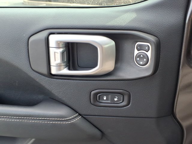 Used 2019 Jeep Wrangler Unlimited Sahara AWD/4WD image 22