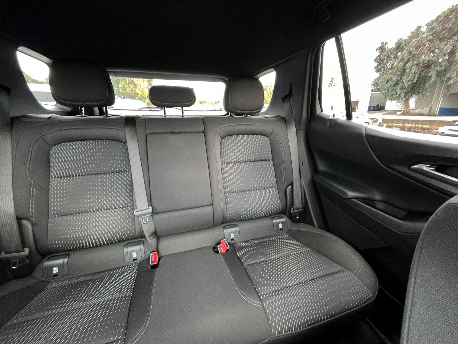 Used 2025 Chevrolet Equinox LT image 36