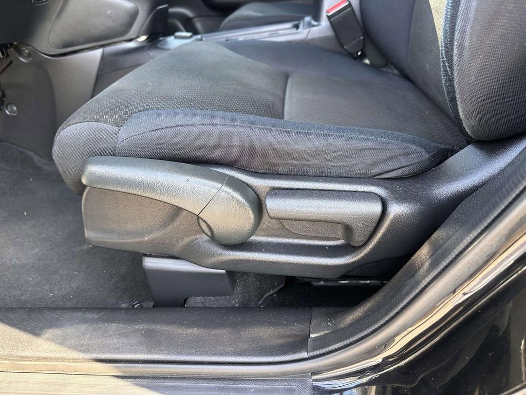 Used 2016 Honda CR-V LX image 9