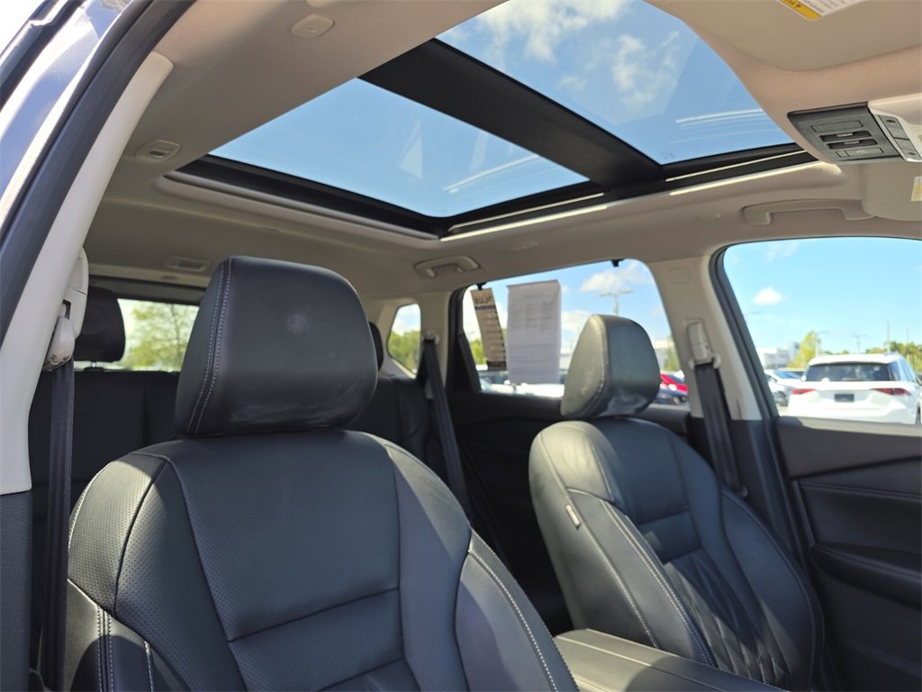 Used 2022 Nissan Rogue Platinum w/ Head-Up Display Package image 11