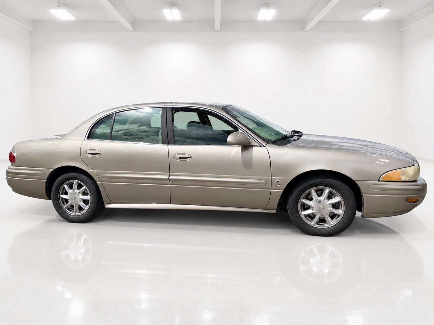 Used 2003 Buick Le Sabre Limited w/ Celebration Edition Package FWD image 1