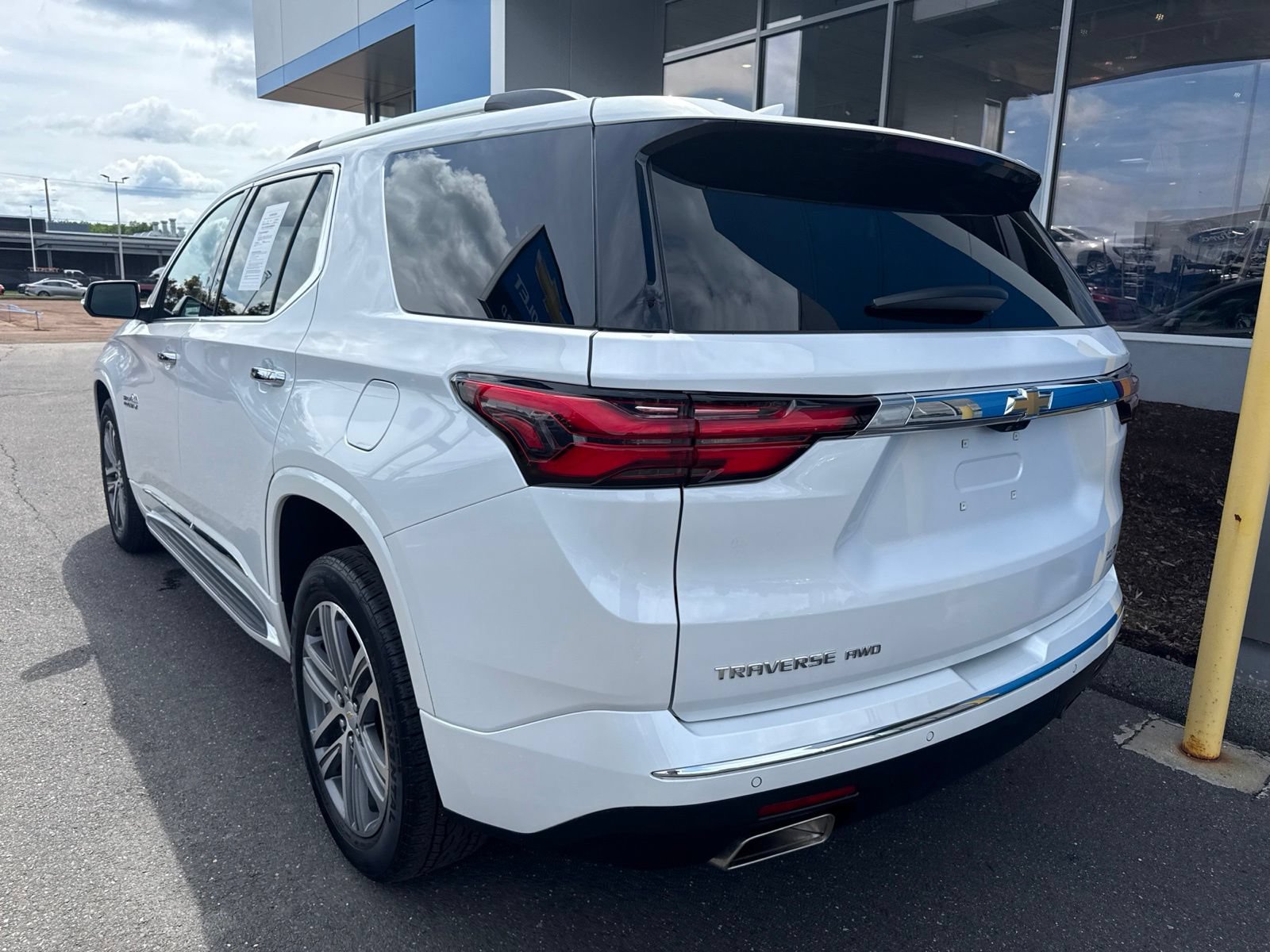 Used 2023 Chevrolet Traverse High Country AWD/4WD image 8