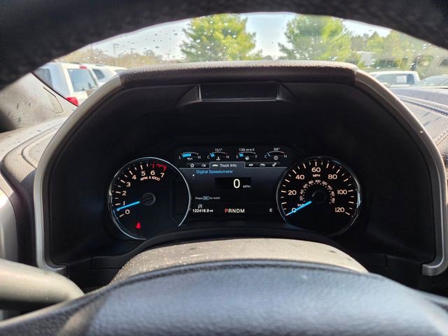Used 2017 Ford F150 Lariat w/ Equipment Group 502A Luxury AWD/4WD image 4